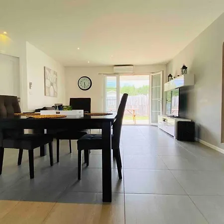 Bassin D'arcachon: Maison Agreable Avec Jardin! * Mios